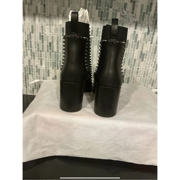 Christian Louboutin ankle boots - Picture 4 of 11